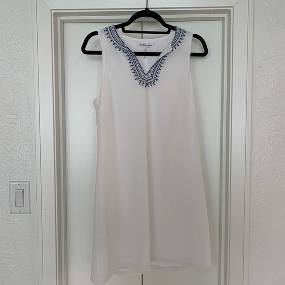 BCBG White with blue embroidery dress - Picture 1 of 5